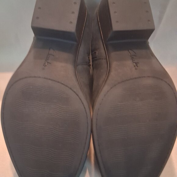 Clarks Ankle Boots, Size 7 1/2, Heel Height 1 3/4", Ultimate Comfort Collection - Picture 3 of 4